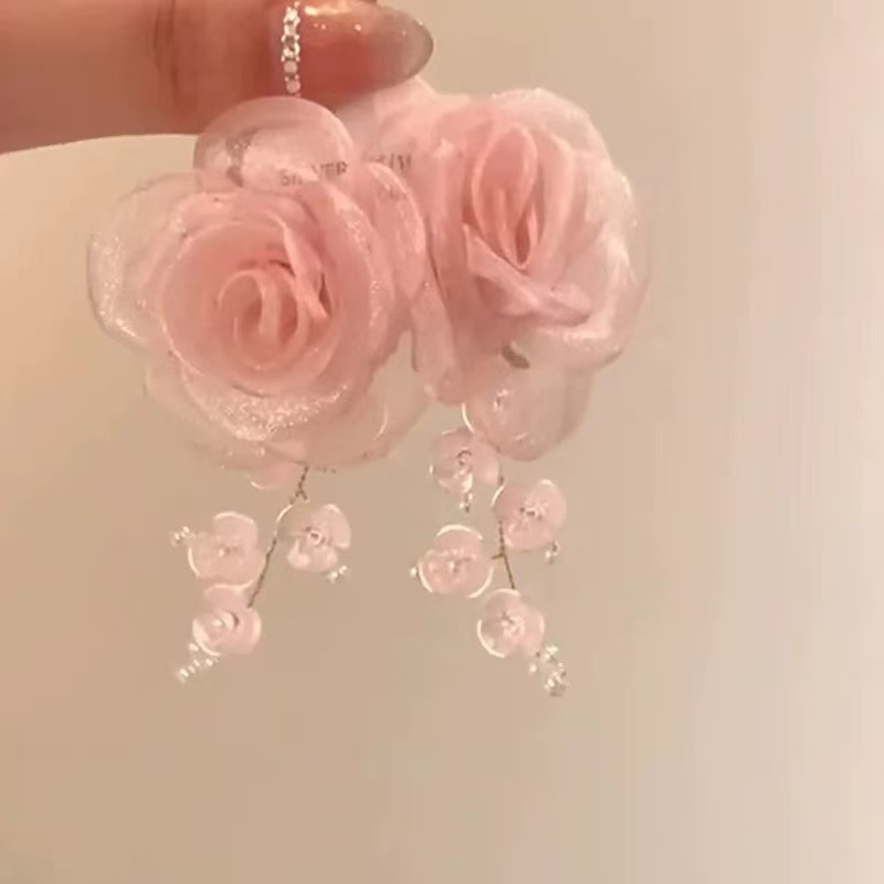 Pendientes de flores de color dopamina Pendientes dulces y frescos de primavera y verano Pendientes pequeños y elegantes de alta gama para mujer