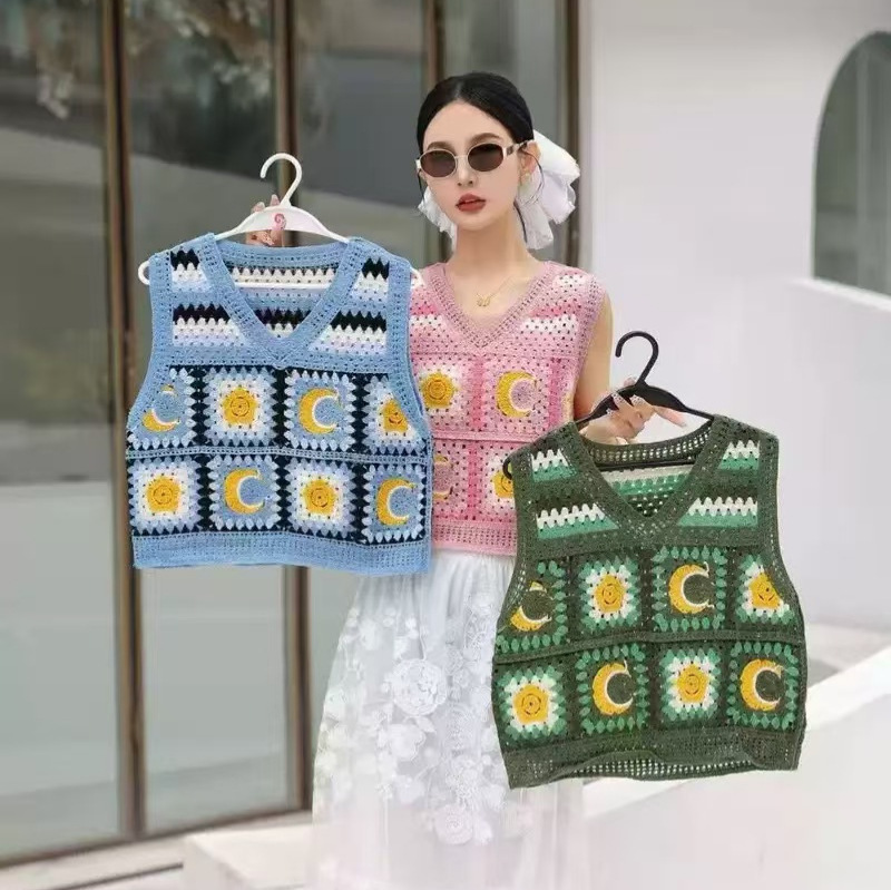 Fresh and Youthful Dopamine-Colored Square Crochet Vest for Women, Loose and Slimming Hollow Knit Sleeveless Top for Summer