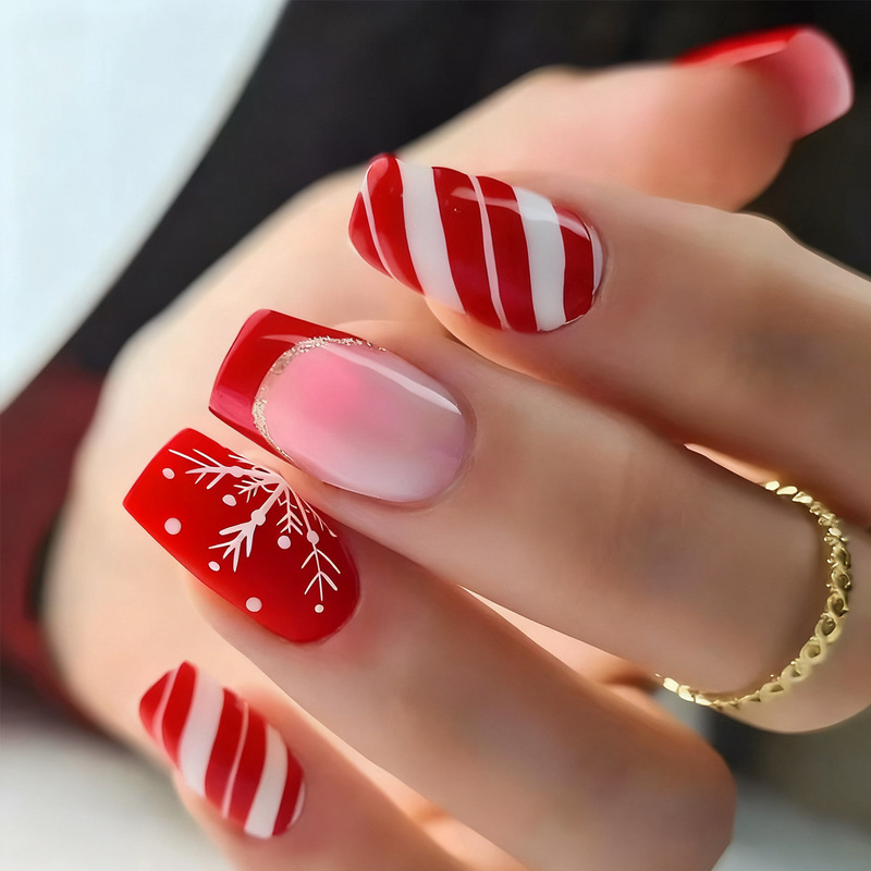 Christmas Red Pure Color Manicure Candy Stripes Wearable Nails Snowflake Fake Nails Short Square Nail Patches