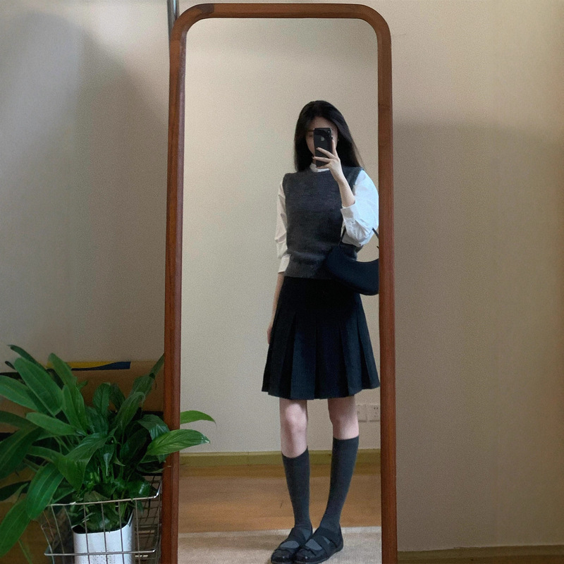 Real Shot of French Retro Round Neck Sweater Vest + Versatile Layered Shirt + High Waist A-Line Pleated Skirt Suit 89293 Real Shot of French Retro Round Neck Sweater Vest + Versatile Layered Shirt + High Waist A-Line Pleated Skirt Suit 89293