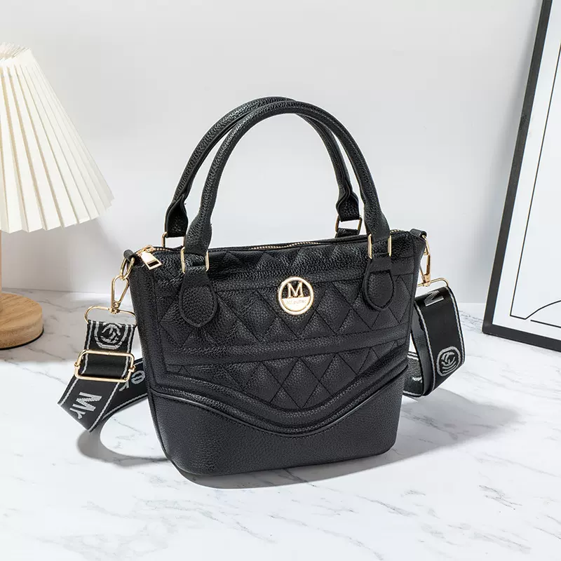 大容量轻便菜篮子包女2025新款中年女士妈妈百搭通勤包单肩斜挎包