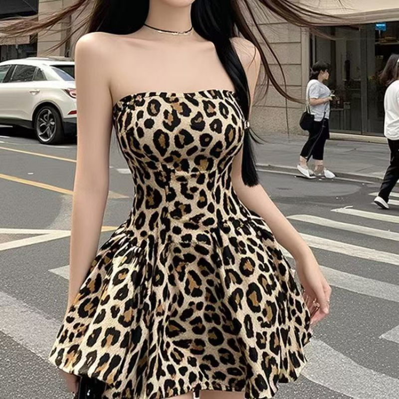 Mm American-Style Leopard Print Sexy Off-Shoulder Tube Top Dress, Slimming Niche Design, Puffy Waist-Cinching Short Dress Mm American-Style Leopard Print Sexy Off-Shoulder Tube Top Dress, Slimming Niche Design, Puffy Waist-Cinching Short Dress