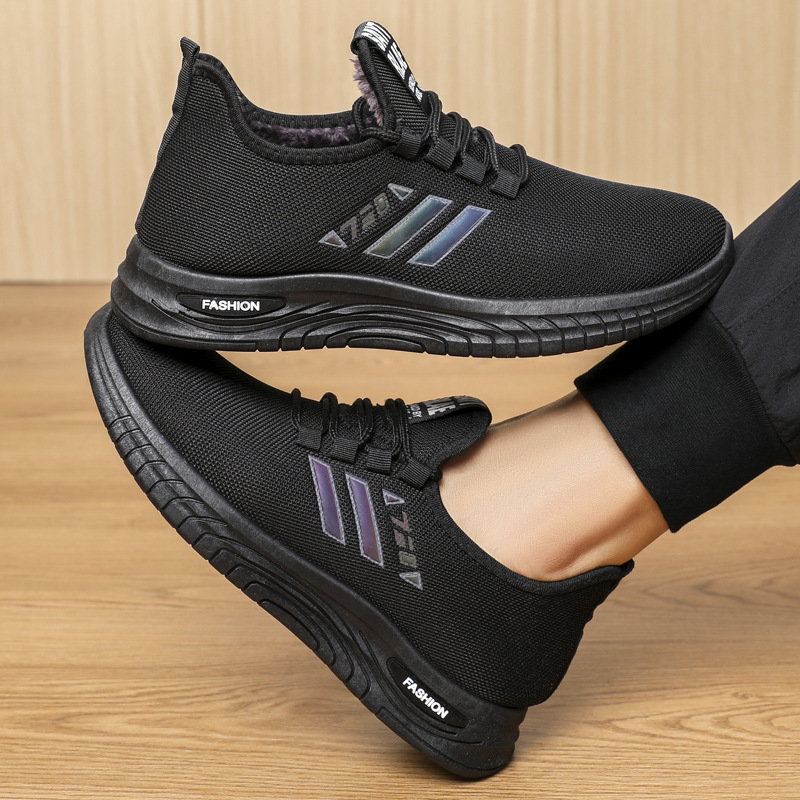 Zapatos de hombre de otoño e invierno 2024, casuales, versátiles, con forro de terciopelo, zapatos de algodón para hombre, zapatos gruesos de invierno, venta al por mayor para hombre