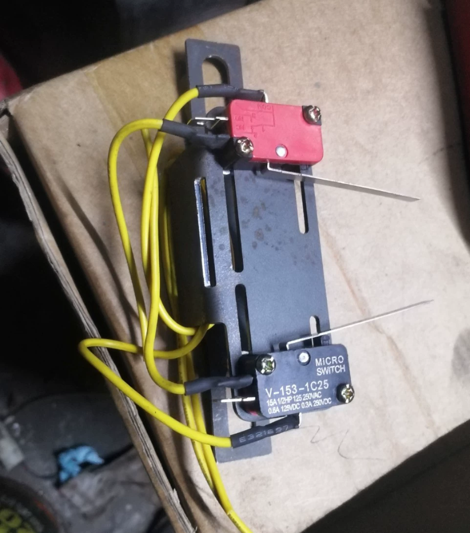 Комплект для модификации нейтрального пускового переключателя вилочного погрузчика. Ежегодная проверка и регистрация механической коробки передач с защитой от запуска в нулевой передаче.