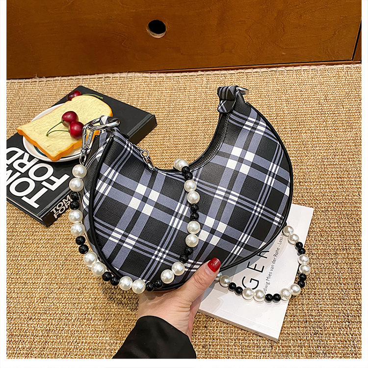Women's Small Pu Leather Plaid Flower Streetwear Dumpling Shape Zipper Underarm Bag display picture 7