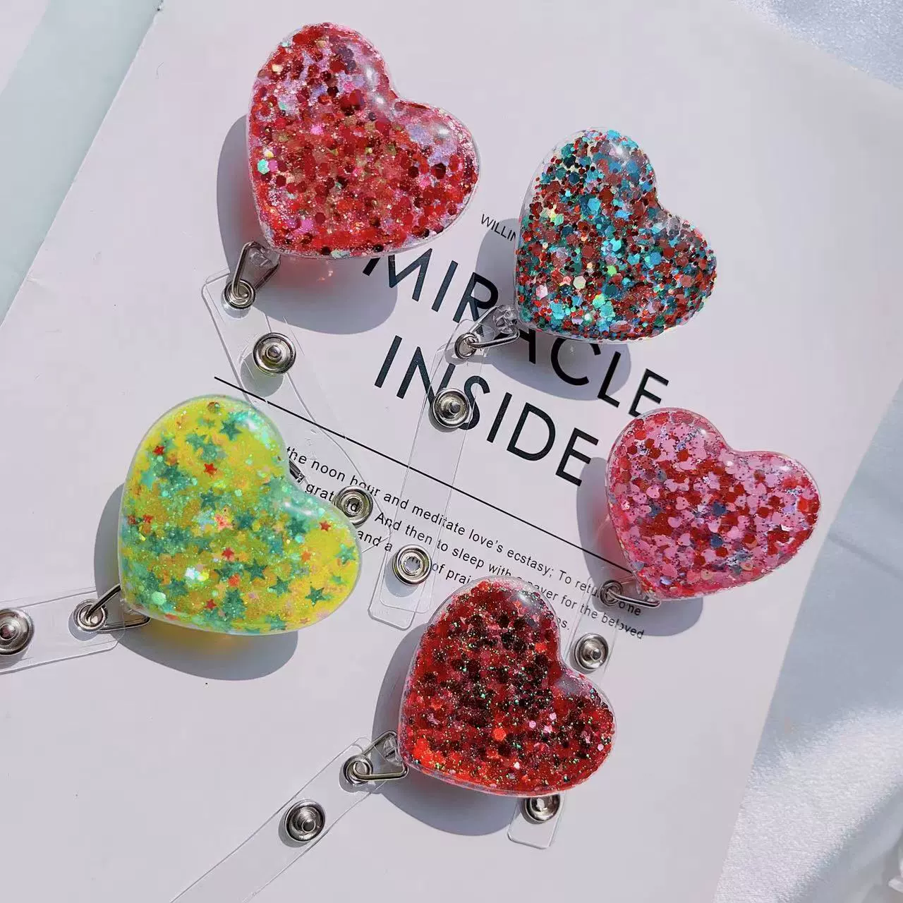 Ins style Xiaohongshu new love sequin easy-pull work permit crocodile clip heart-shaped glitter Korean version easy-pull buckle