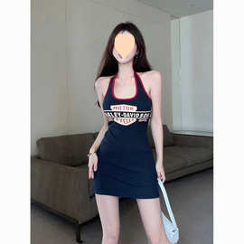 挂脖印花吊带连衣裙女夏季美式辣妹修身裙子显瘦包臀短裙2025新款