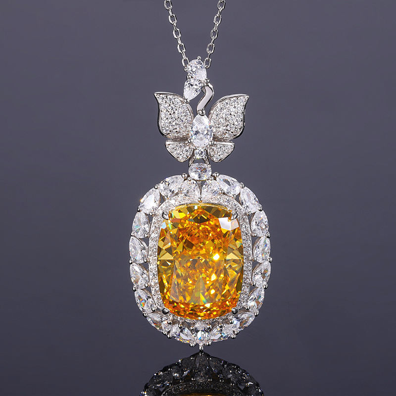 Otoño e Invierno nuevo estilo Zhuang Sheng joyería S925 plata venta caliente de alto carbono diamante mariposa grasa cuadrado grande colgante lujo con incrustaciones 15*20