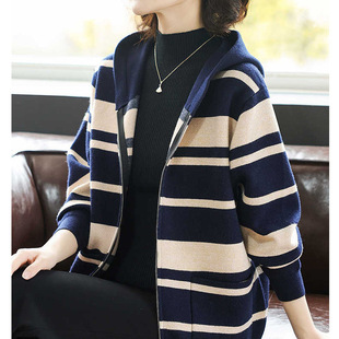 2025 new mother spring hooded coat middle-aged and elderly women's foreign style plus size knitted cardigan spring and autumn top