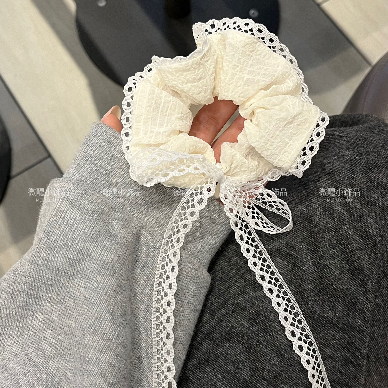 Encaje de flor coreana Encaje de intestino grueso Anillo de cabello femenino Cabeza de flor de viento pastoral Cuerda de cabeza de bola de gran tamaño Accesorios para el cabello de alta calidad