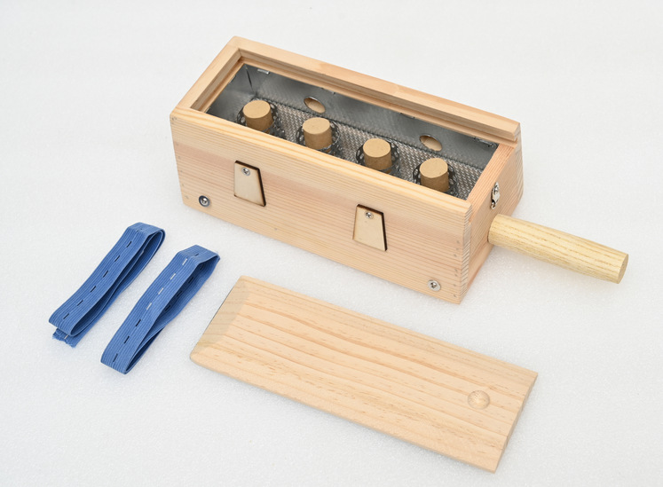 Wooden Moxibustion Box Rectangular Moxa Burner for Home Use on Waist Abdomen and Legs key features