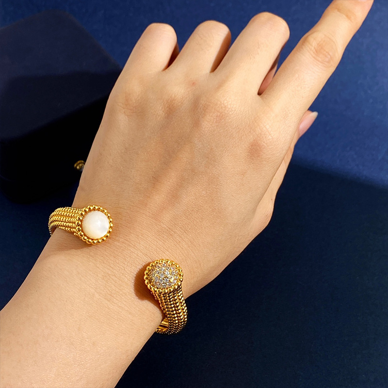 Wholesale Jewelry Vacation Simple Style Solid Color Copper Zircon Inlay Bangle display picture 8