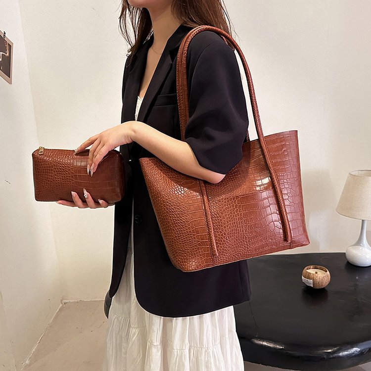 Trendy Large-Capacity Tote Bag for Women, 2025 New Fashion Shoulder Bag