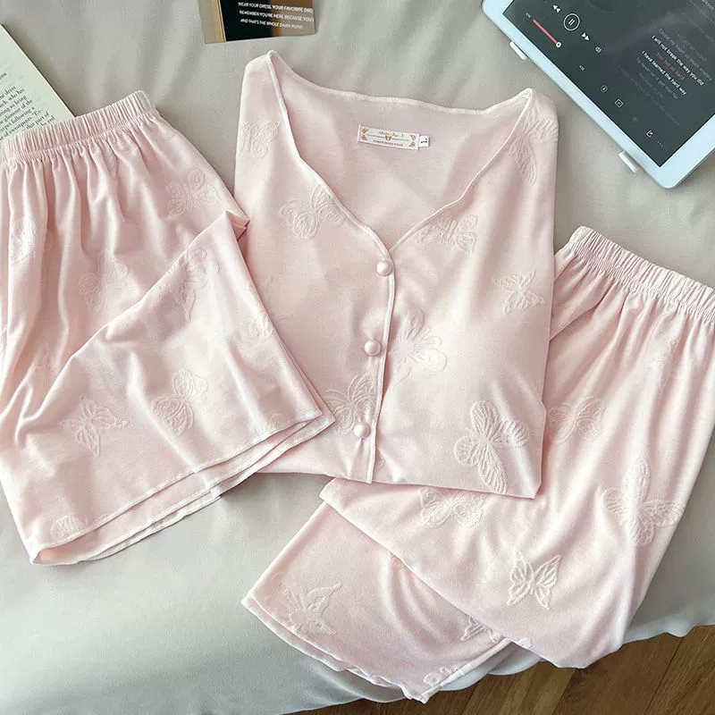 Новые летние пижамы для женщин. Кардиган из модала с v-образным вырезом и тиснением бабочки, комплект из трех предметов можно носить в качестве домашней одежды.
