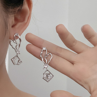 Niche Design Sense Peach Blossom Diamond Love Earrings Ins Cold Style High-end Sense South Korea Dongdaemun Ear Jewelry Women