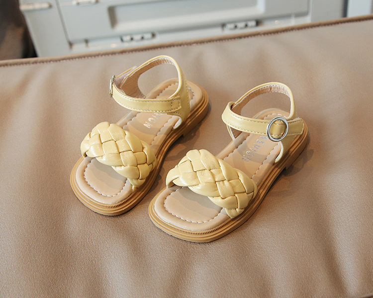 Sandales douces et mignonnes version coréenne, chaussures de plage à semelle souple pour petite fille, polyvalentes, pour enfants, nouvelle collection été 2022_voghion.com