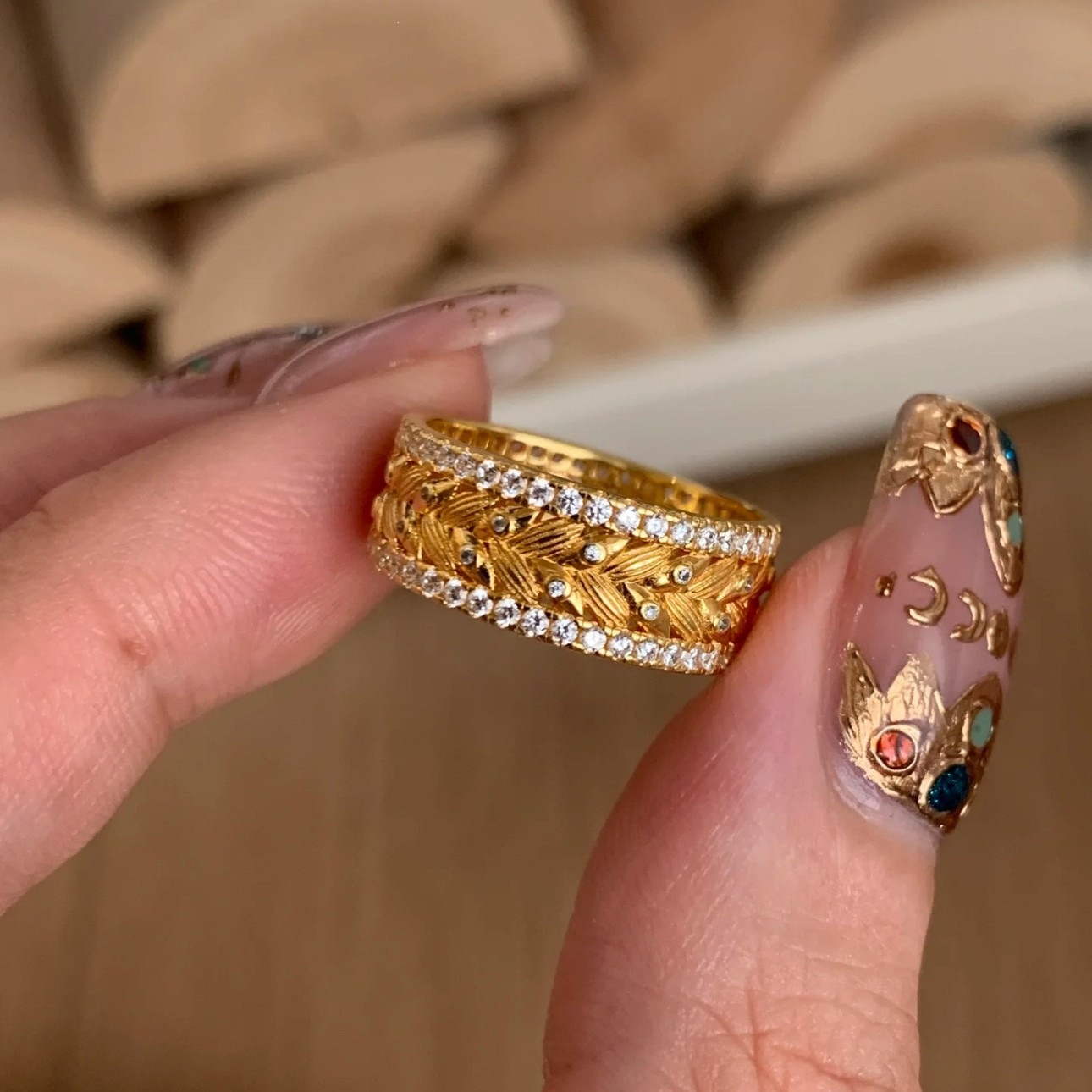 Anillo Brilliant Galaxy Peace para mujer, Ins Light Luxury, estilo vintage, con diamantes, diseño de espiga de trigo, ajustable._voghion.com