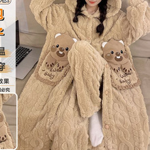 ɺ���q˯��Ů�����ӽq�Ӻ�ͨ�¿��L��m�q˯���Bñ�Ҿӷ����b