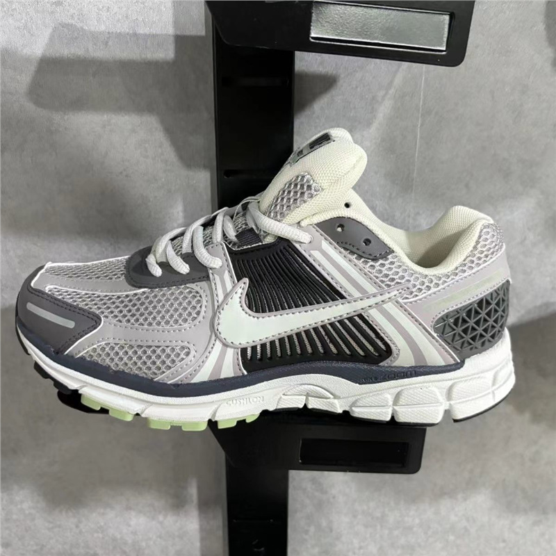 인기 모델 포모로-블랙 그레이