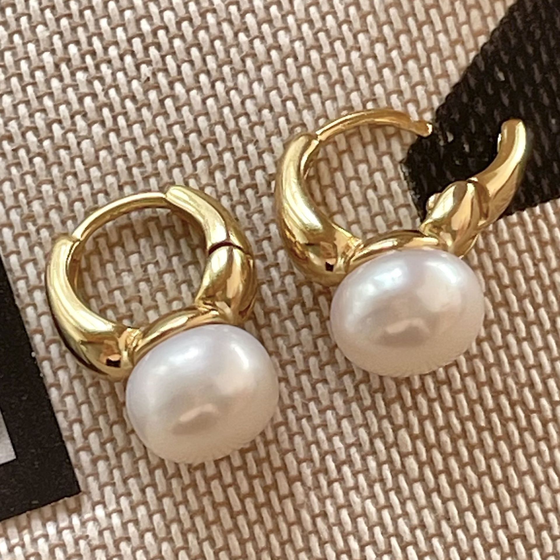 5g Weight 925 Sterling Silver Ear Needle Material 18K Gold Plated Plating Material Pearl Inlay Material Earrings Classification 1 Pair Quantity Daily Occasion 925 Sterling Silver Material Round Pattern All Seasons Season Women's Gender Inlay Design Simple Style Style 1 Pair 18K Gold Plated 925 Sterling Silver Pearl 925 Sterling Silver Earrings Round Earrings 15