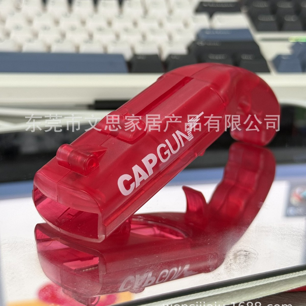 Abridor de botellas tipo pistola CAP – Dispara tapas, multifunción, estilo “influencer”