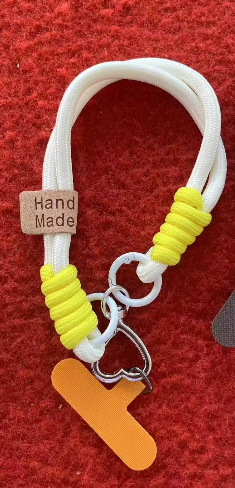 노란색 + 스페이서 + 웃는 얼굴 + 사랑 버튼