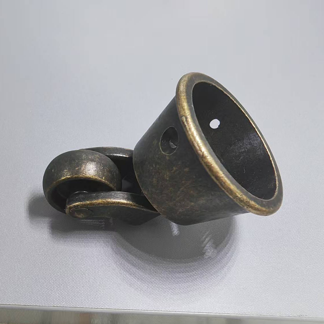 厂家仿古铜家具脚轮 沙发轮 圆杯方杯丝杆家具家居推车轮