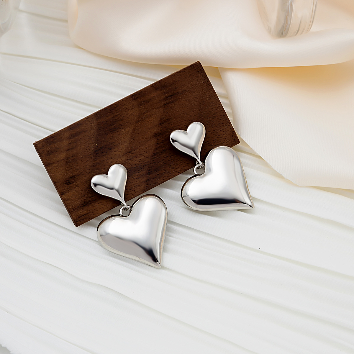 simple plain threedimensional mirror heart alloy drop earrings wholesalepicture3