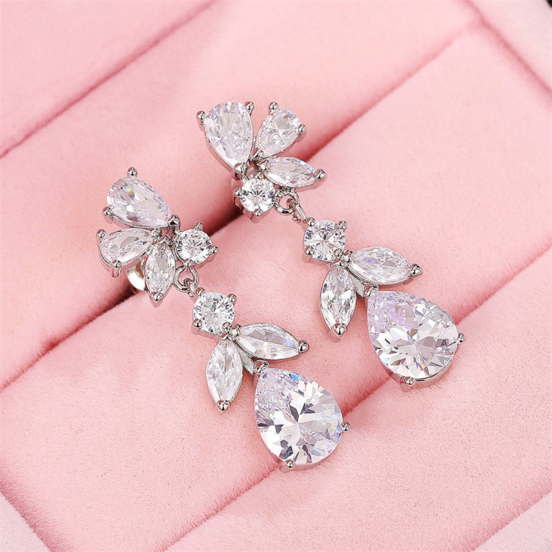 Copper Material 1 Pair Simple Style Shiny Leaf Water Droplets Inlay Copper Zircon Drop Earrings