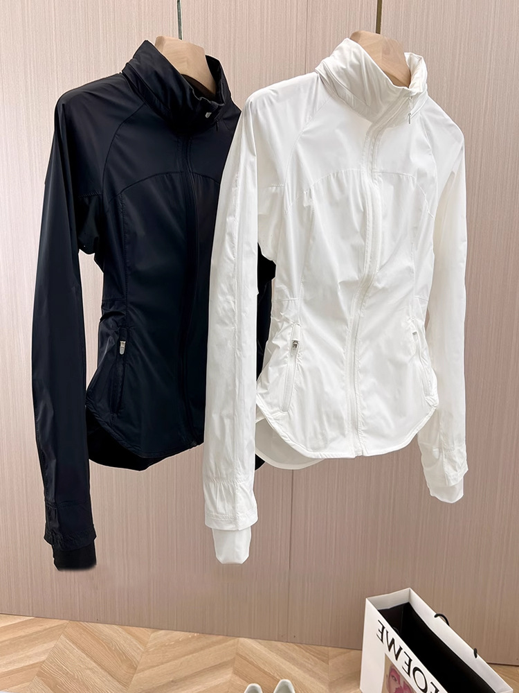 Light and thin spring summer jacket for yoga