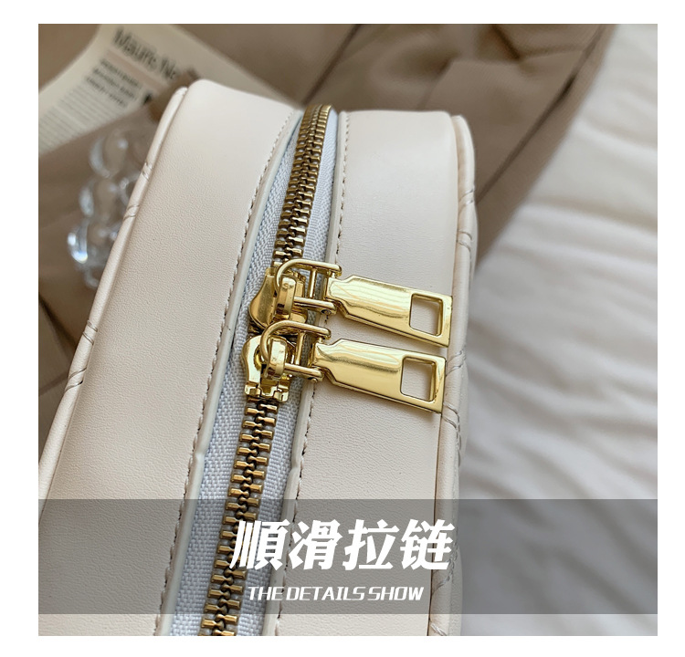 Fashion Pearl Rhomboid Embroidery Thread Shoulder Messenger Portable Bag Wholesale display picture 24