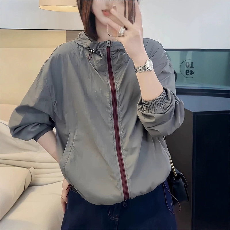 Fashionable women's hooded sun protection jacket, summer lightweight breathable sports casual multifunctional clothing, sun protection T-shirt