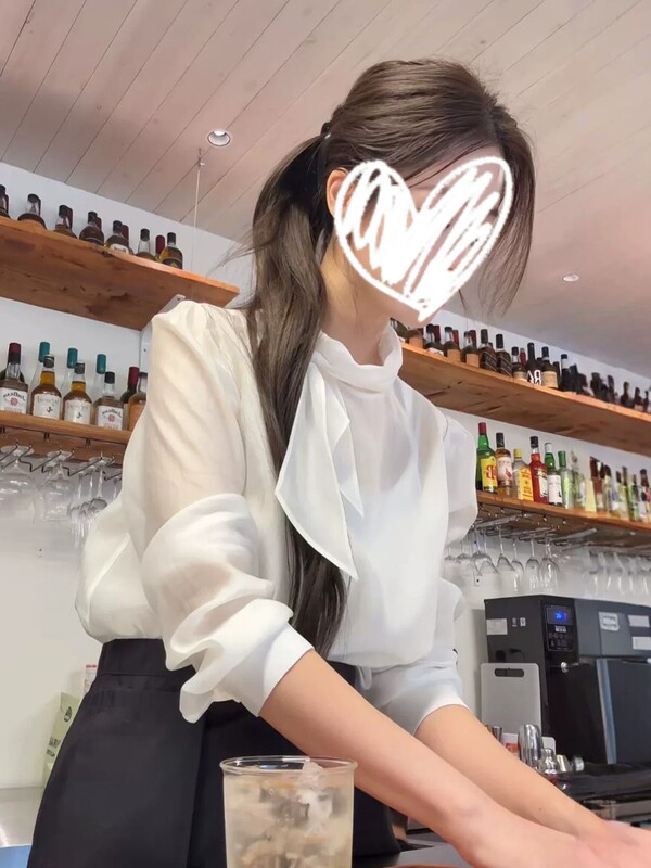 Tencel high-end fashion white lace-up shirt for women, spring/summer, unique, super stylish, and elegant top Tencel high-end fashion white lace-up shirt for women, spring/summer, unique, super stylish, and elegant top
