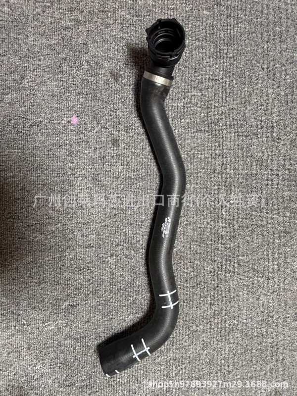 95810640200/95510632210 is suitable for Porsche water pipes for Cayenne/Panamera/Macan