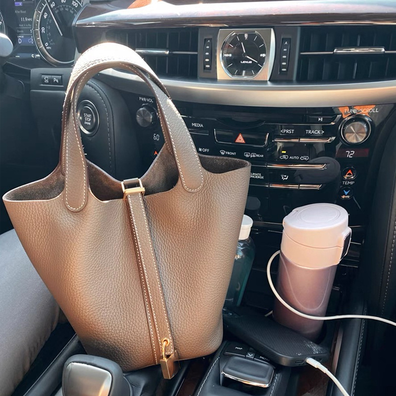 New Portable Leather Bucket Bag Vegetable Basket Women's Bag Bridal Vegetable Basket Bag Litchi Pattern Cowhide Wedding Bag Mother Bag