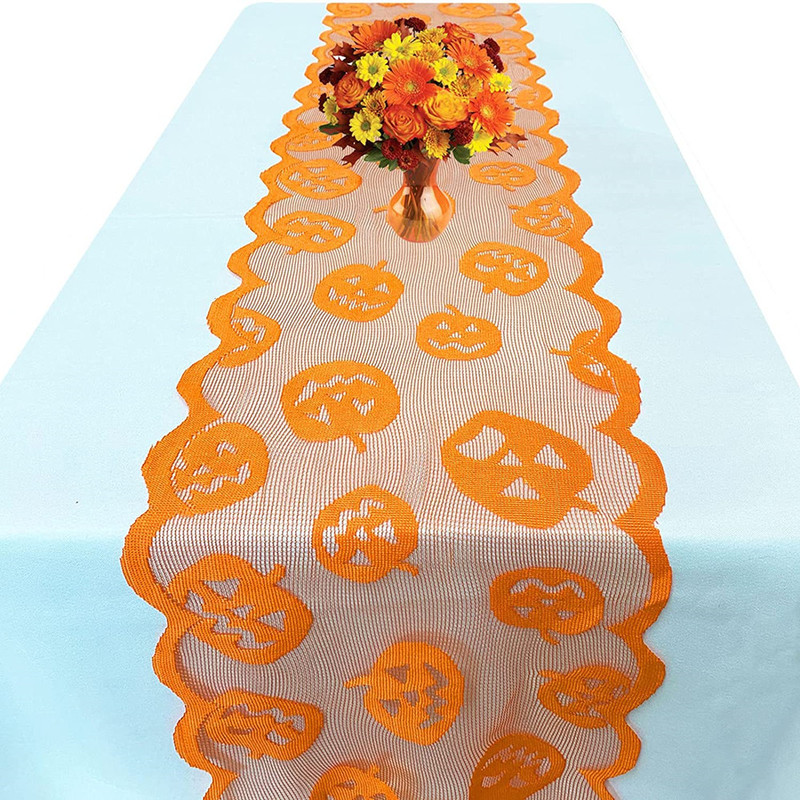 ハロウィーンはオレンジ色のカボチャの模様を販売しています。|undefined