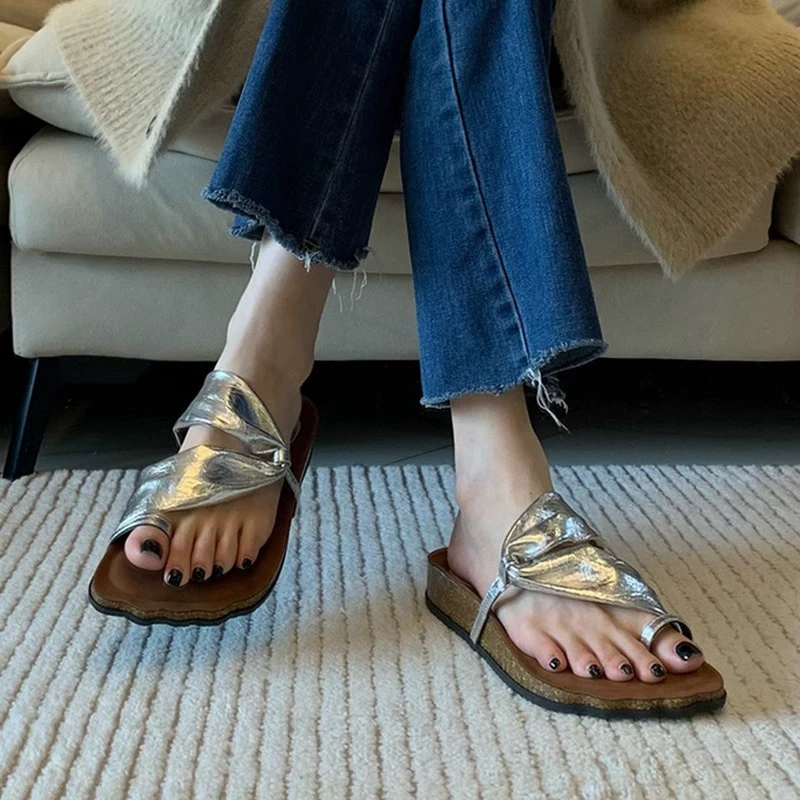 Ретро тапочки на толстой подошве женские летние носить новые корейские носки