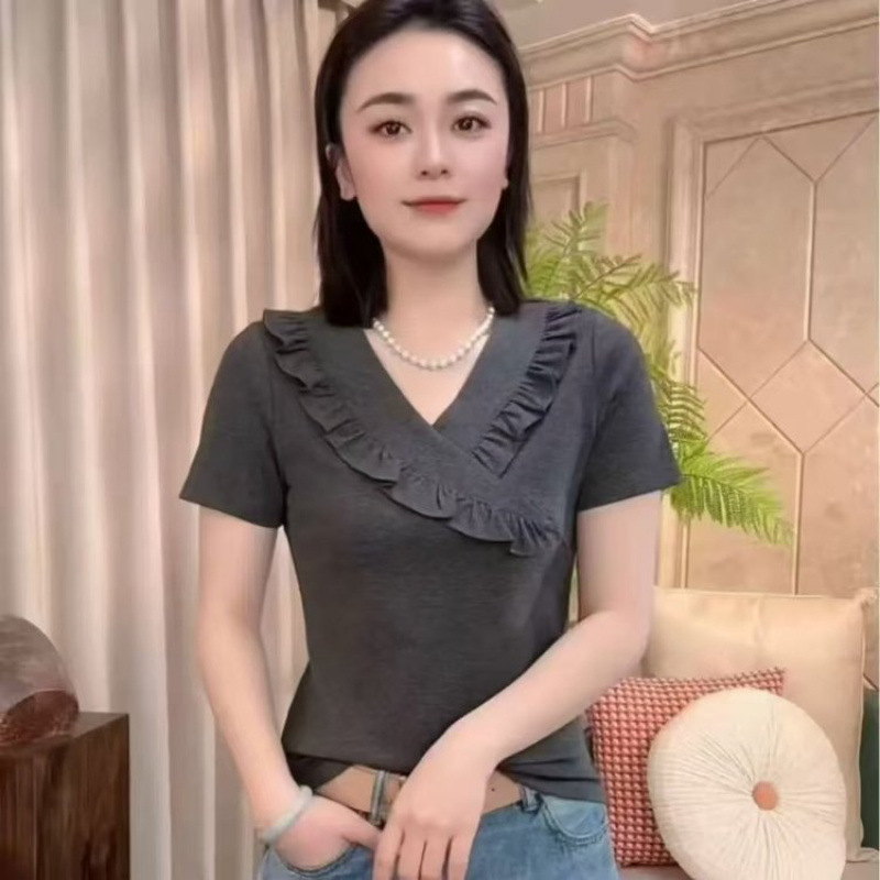 时尚女装夏季新款短袖T恤内搭女士宽松显瘦上衣休闲减龄打底小衫