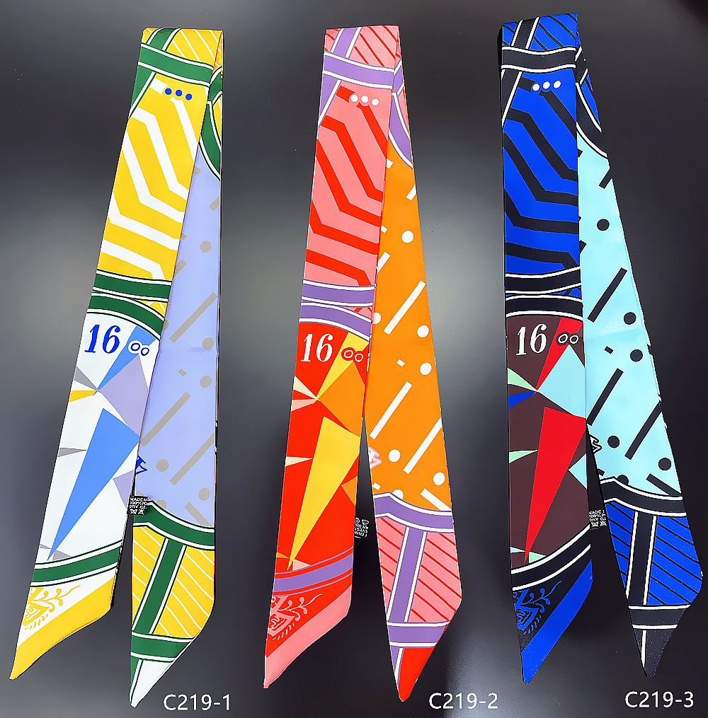 Women's Elegant Geometric Satin Printing Silk Scarves display picture 1