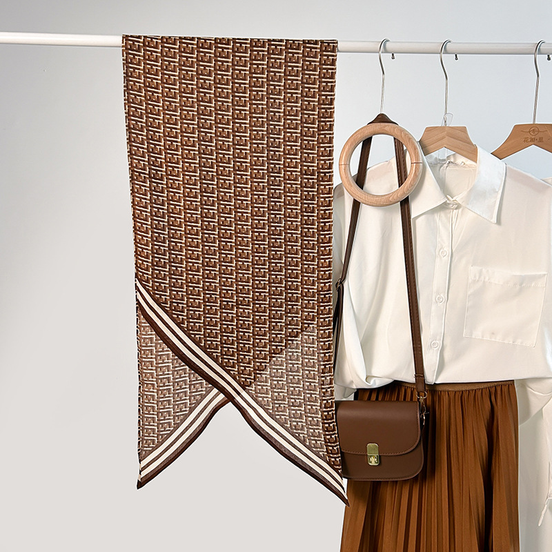 Bufanda paralela Bufanda de temperamento de moda de primavera y otoño para mujer Bufanda de seda de imitación Bufanda paralela impresa de disposición repetida de alta calidad