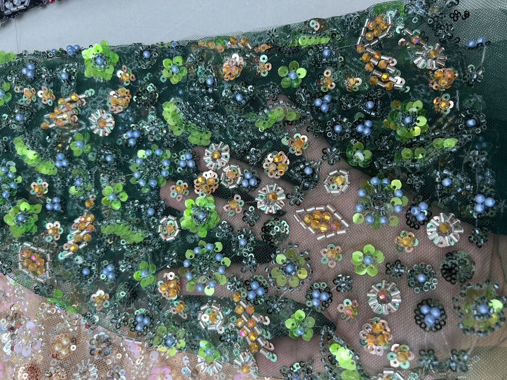 industria pesada multicolor cuentas sequillas cristal diamante tubo de cuentas bordado tela África Medio Oriente Europa América moda tela de boda