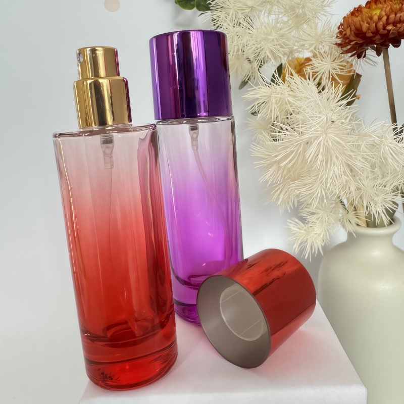 Venta directa de fábrica al por mayor spot material de embalaje de perfume 30ml botella de subenvasado botella de color degradado spray de vidrio boca de tornillo fondo grueso redondo