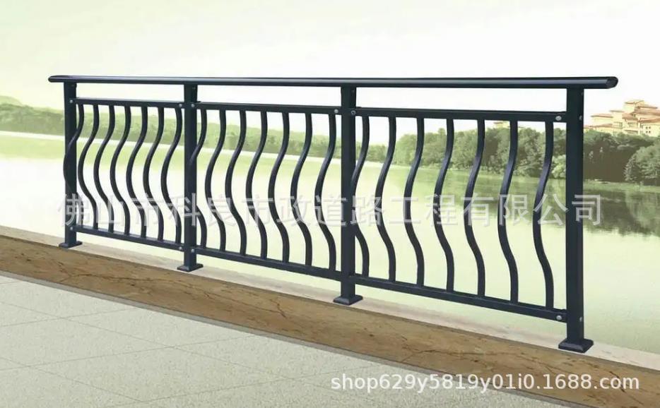 市政护栏 交通隔离栏人行防护围栏 道路隔离防护栏锌钢市政防护栏