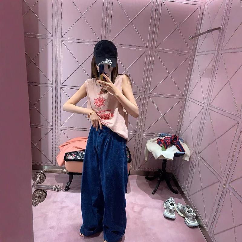 播/Realzz Sea Salt Strawberry Roll My Holiday Lazy Vest Tee Sweet Cool Hot Girl Loose Top for Women