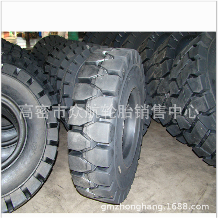 现货供应 27X10-12叉车轮胎 块花花纹 实心轮胎