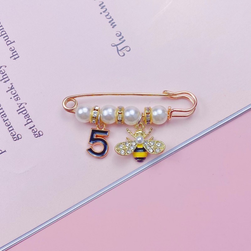 5.8别针彩配件1号.jpg
