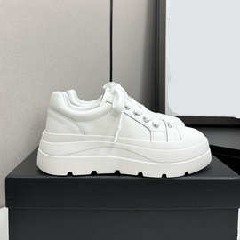 欧洲站休闲小白鞋女2025秋季新款时尚百搭厚底松糕板鞋运动增高鞋