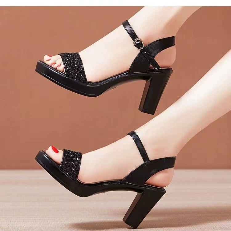 Summer mannequin head, sandals with a strap, 2022 collection