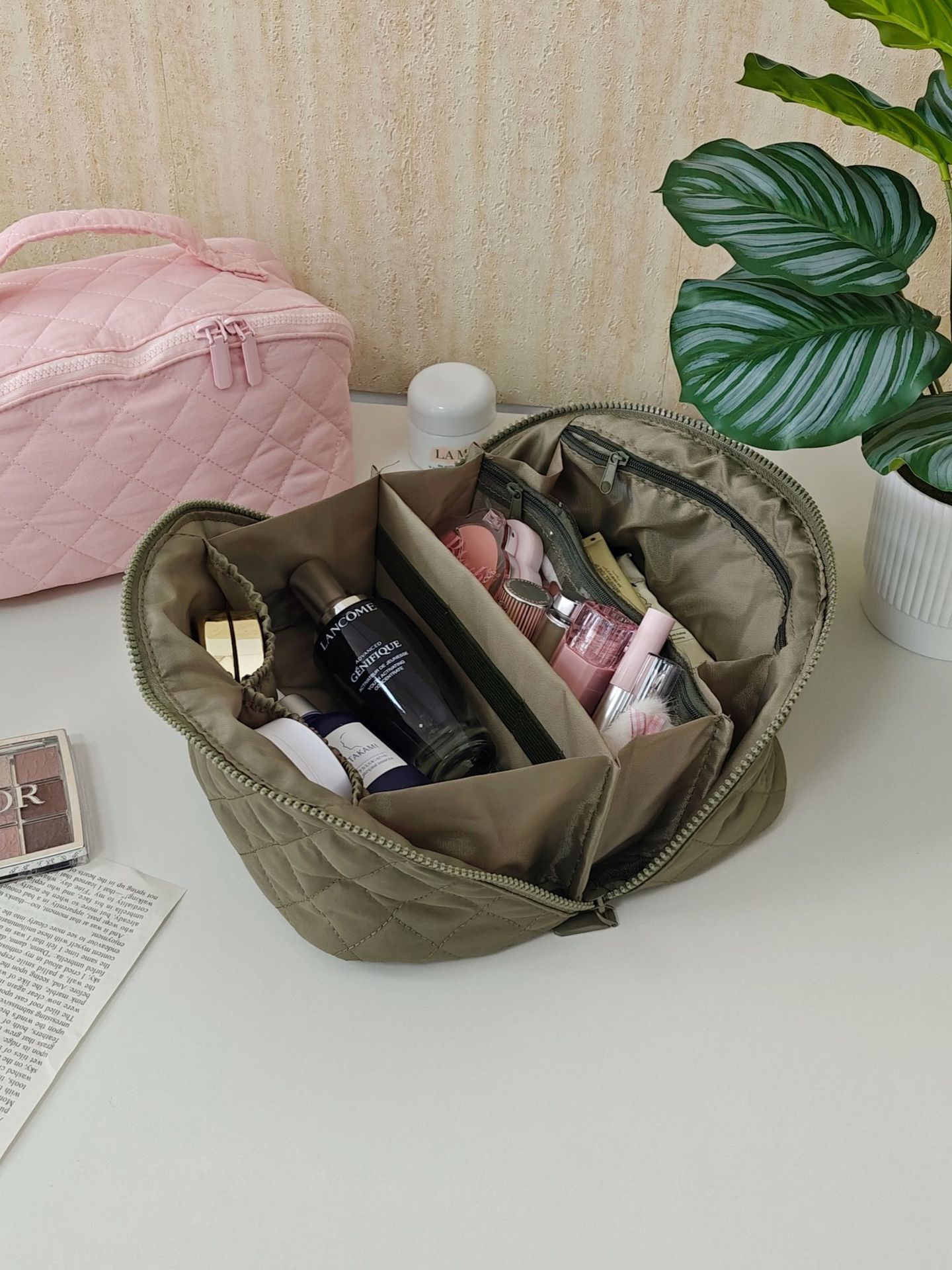 Bolsos de maquillaje portátiles acolchados de gran capacidad, bolsos de baño portátiles para salir, bolsos de almacenamiento de cosméticos, bolsos de viaje personalizables image 3