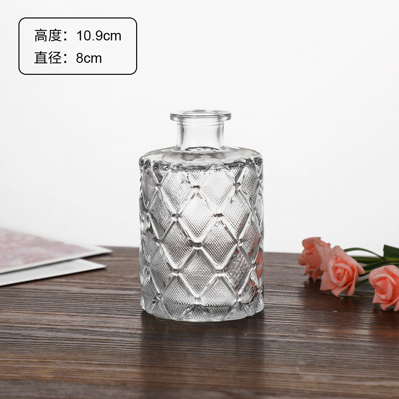 Transparent glass vases for decorating dining tables, home